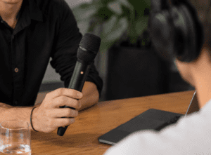Rode Interview Pro Test — drahtloses Handmikrofon für Corporate-Aufnahmen